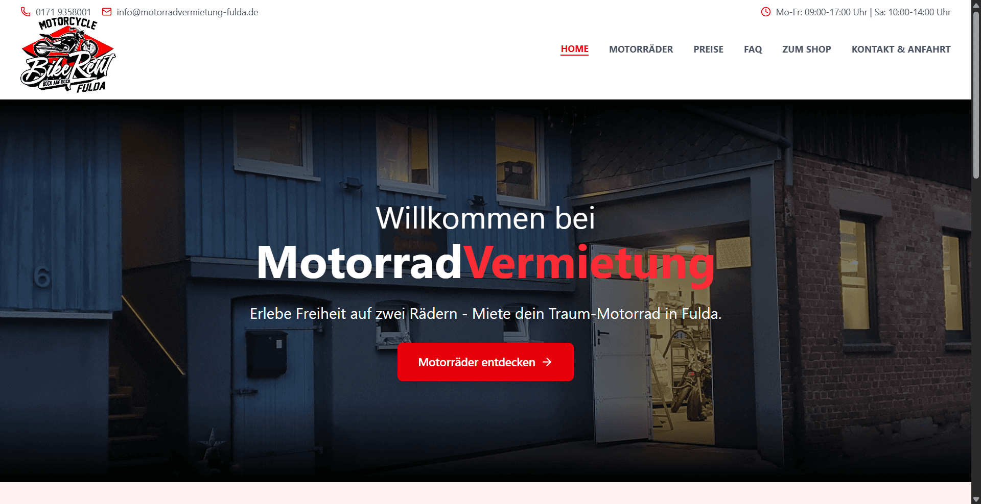 Website von Motorradvermietung Fulda auf einem Laptop